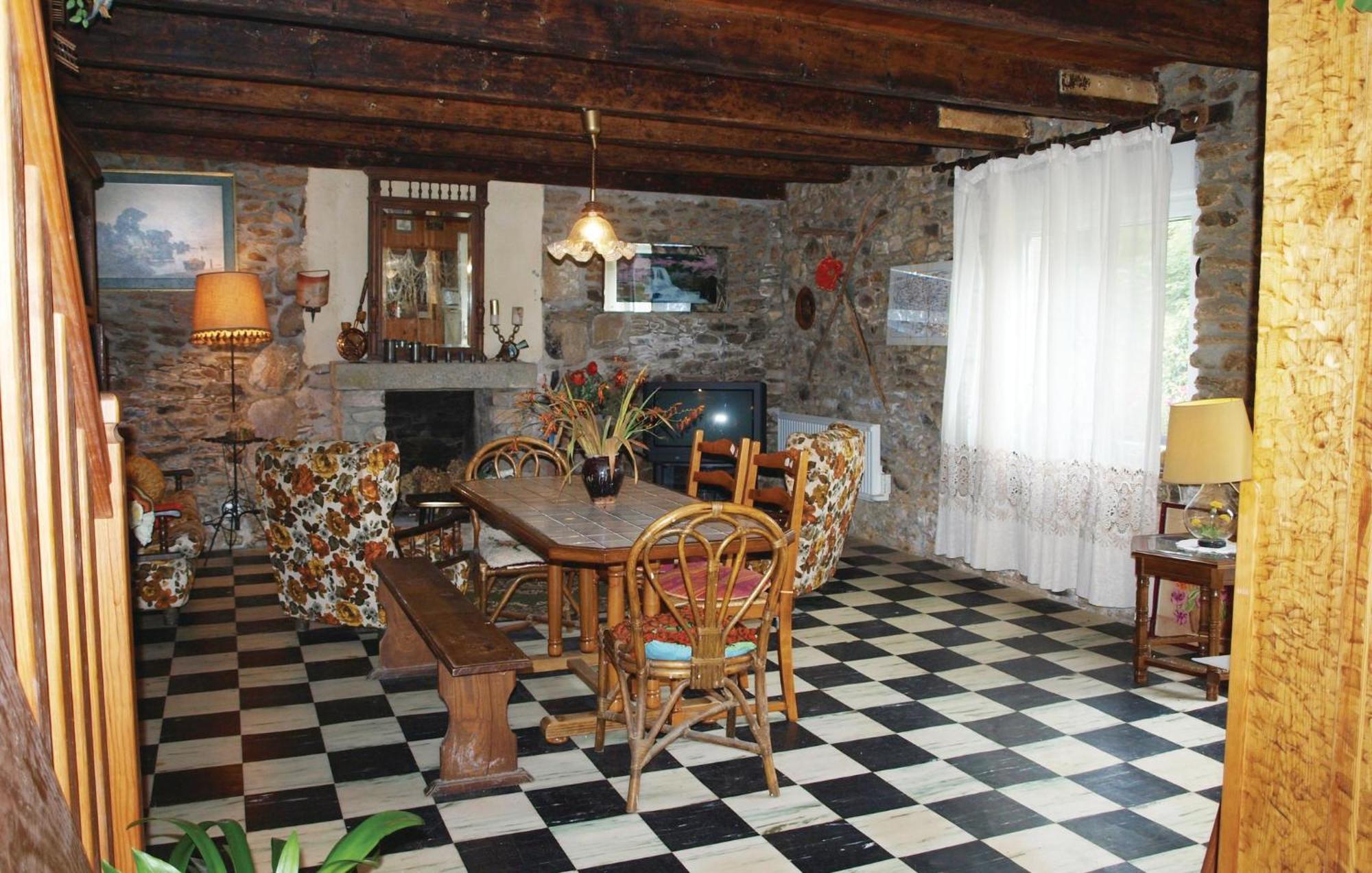 Lovely Home In Le Faouet With Kitchen Bagian luar foto
