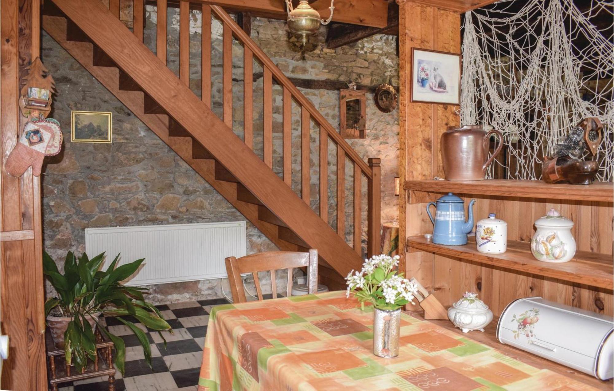 Lovely Home In Le Faouet With Kitchen Bagian luar foto