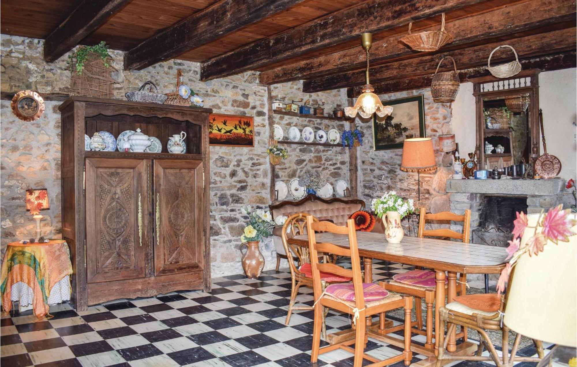 Lovely Home In Le Faouet With Kitchen Bagian luar foto