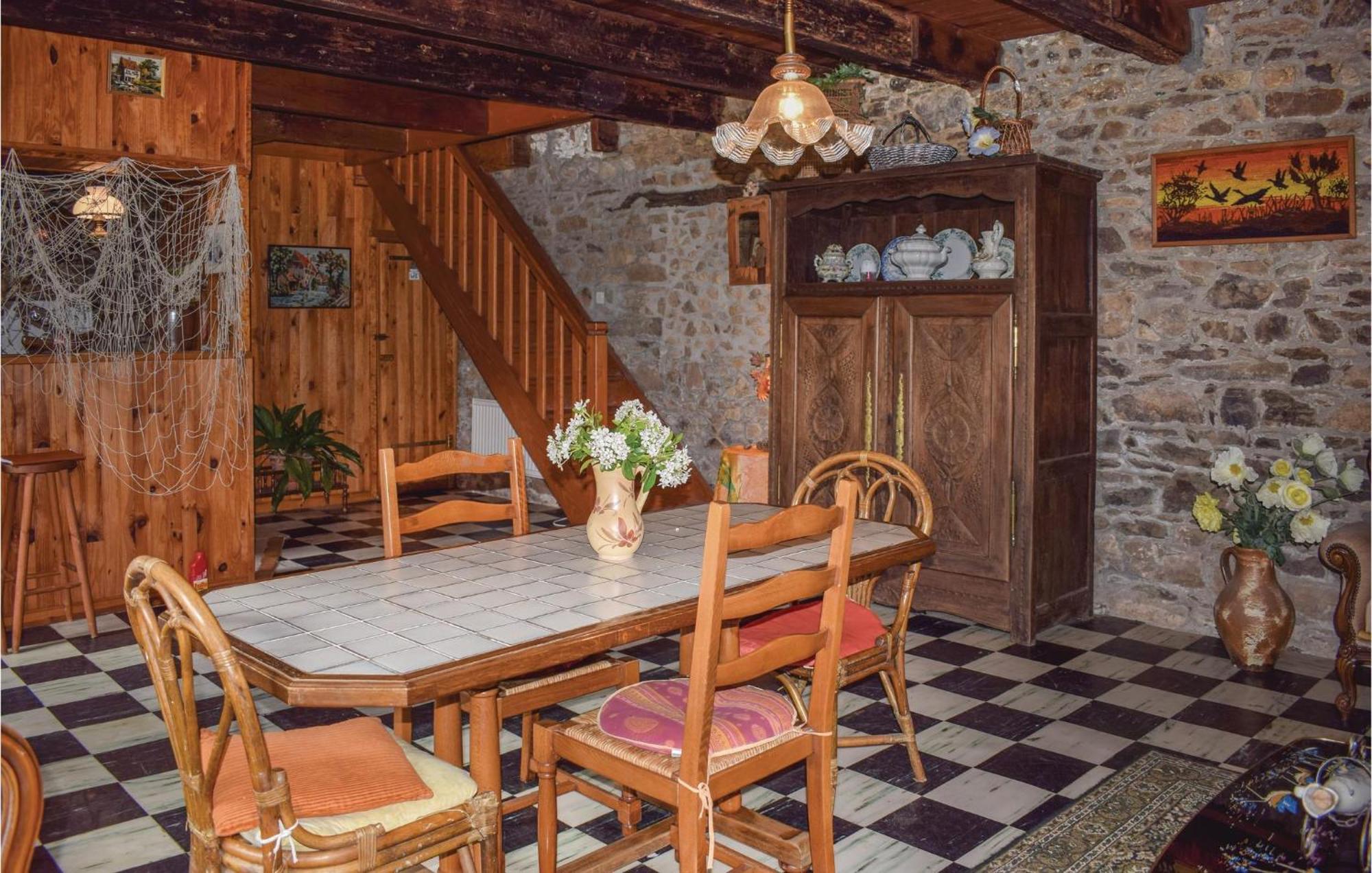 Lovely Home In Le Faouet With Kitchen Bagian luar foto