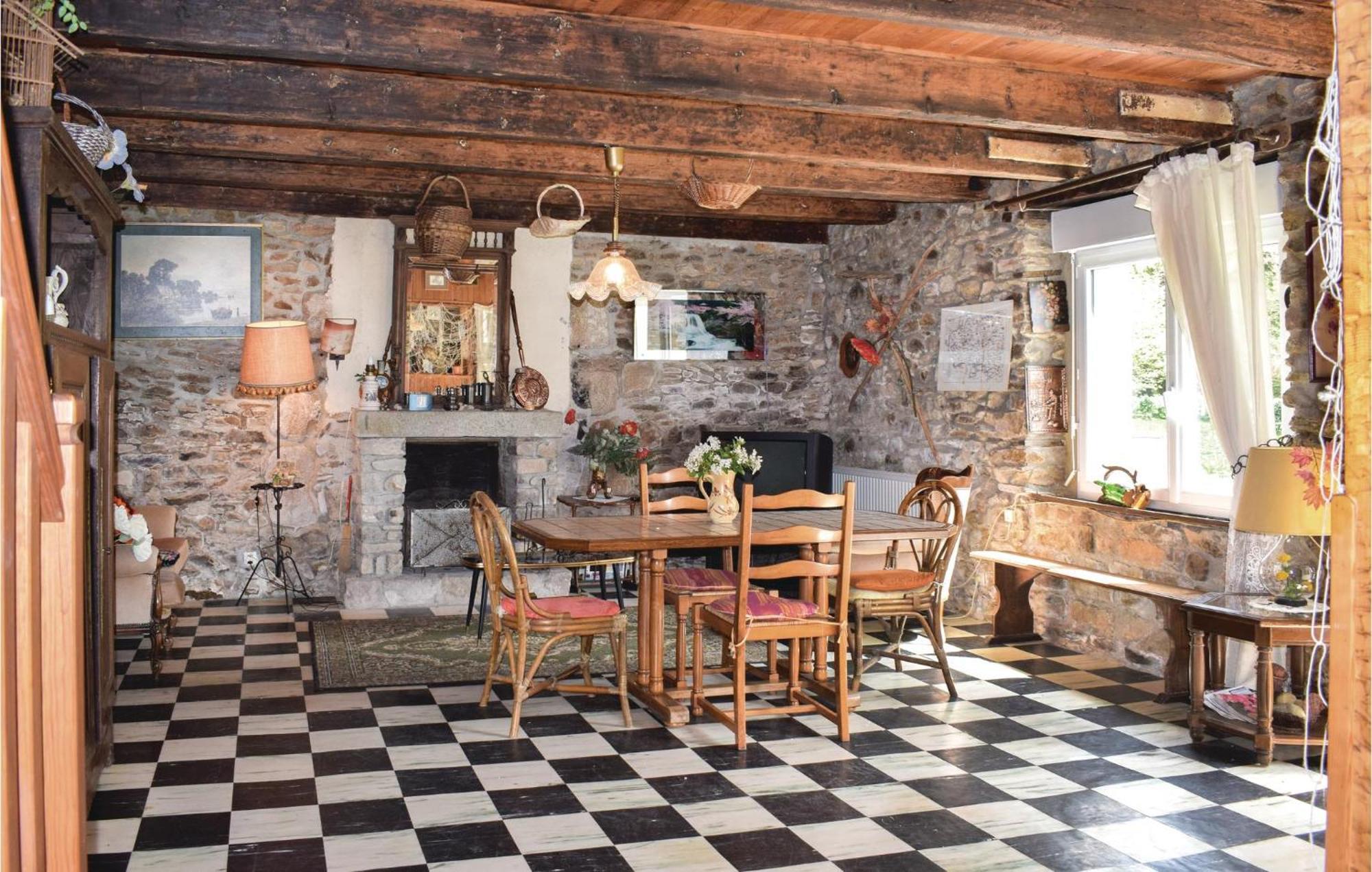 Lovely Home In Le Faouet With Kitchen Bagian luar foto